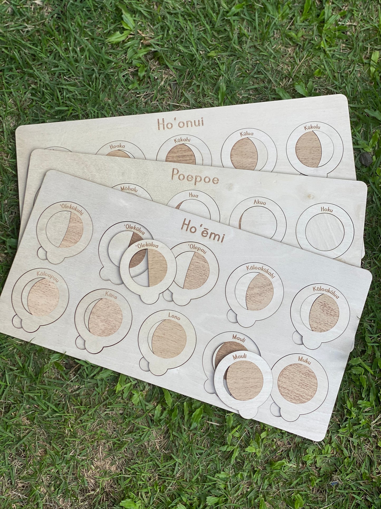 Nane ʻĀpana (Jigsaw Puzzle): Nā Anahulu (Moon Phases)